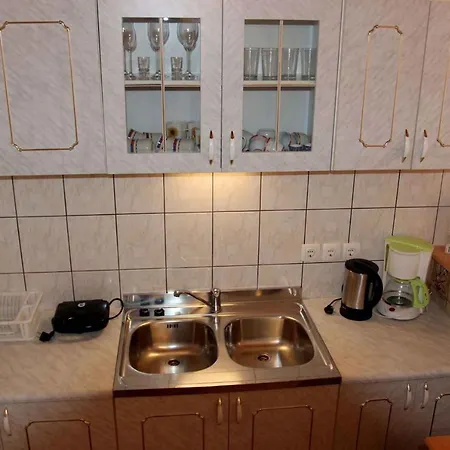 One-bedroom In I *