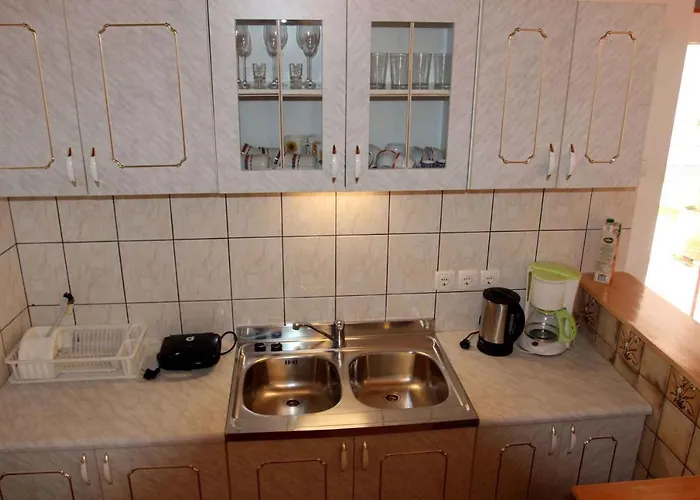 One-bedroom In I *